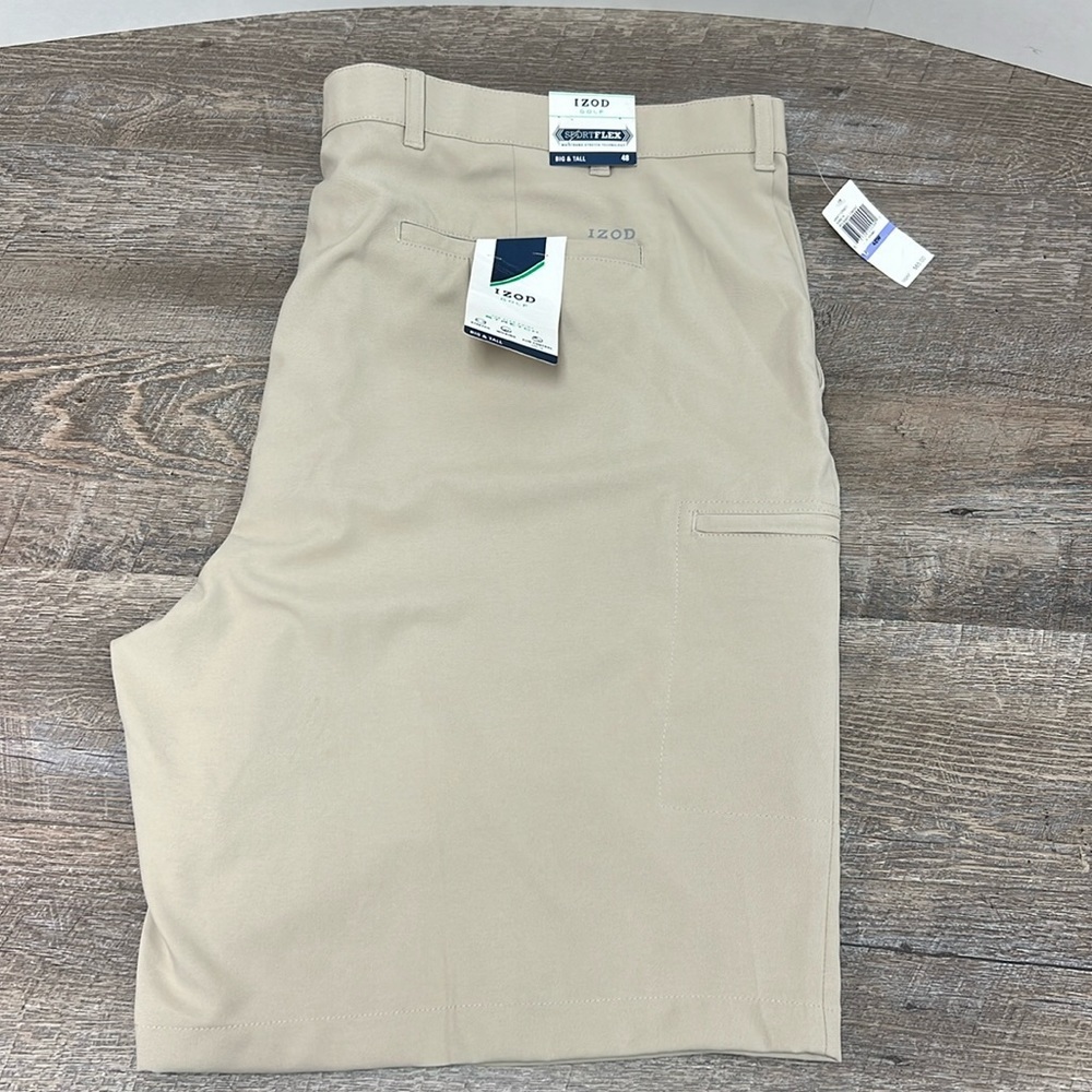 NWT IZOD Golf Men’s Khaki Performance Shorts Size 48